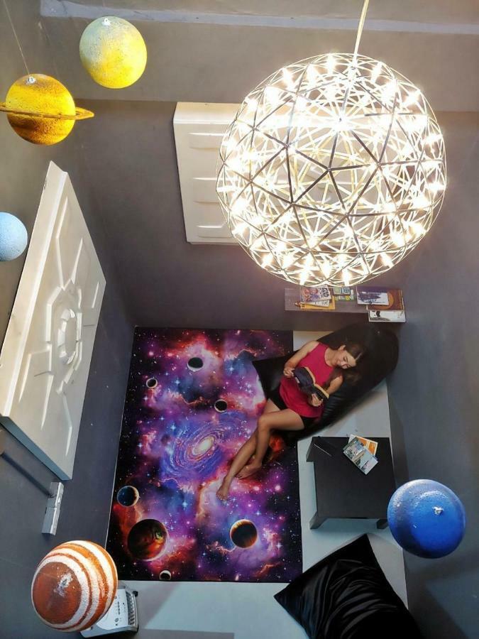 Met A Space Pod @ Asoke Bangkok Luaran gambar